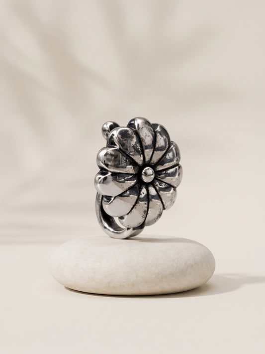 Oxidised Silver Vittorina Nose Pin