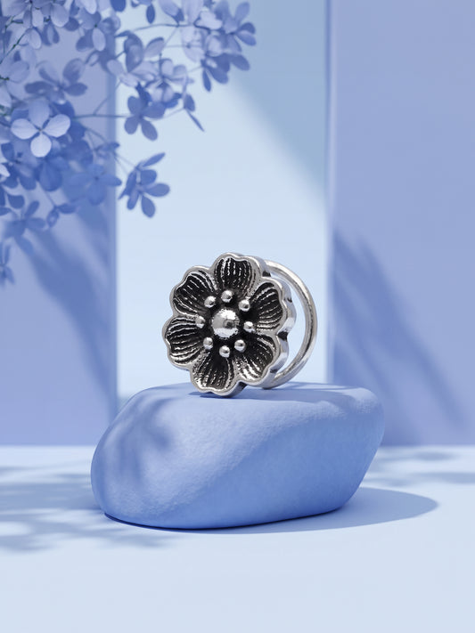 Oxidised Silver Lata Floral Nose Pin