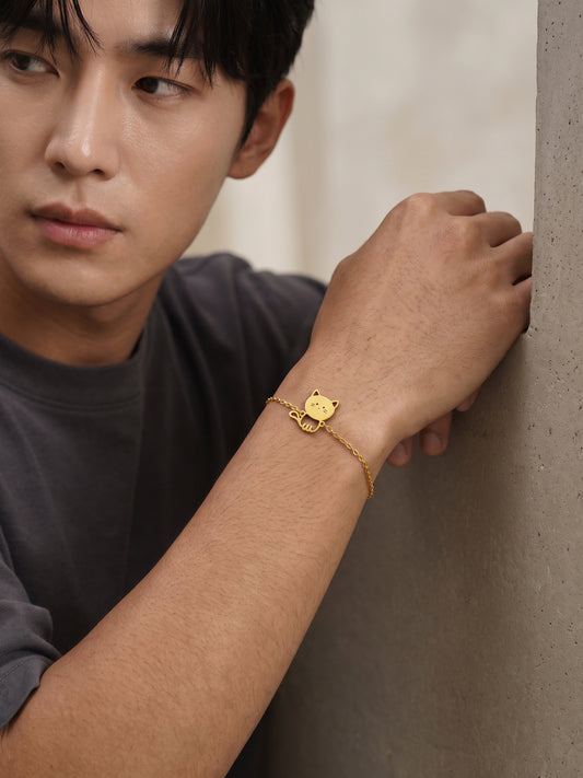 OnnMe by GIVA Kitten Gold Plated Rakhi Bracelet