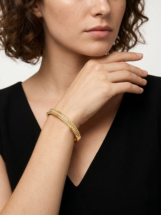 OnnMe by GIVA Lit Gold Plated Bangle