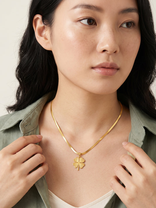 IXIA by GIVA Clovebombing Gold Plated Necklace