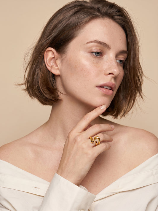 OnnMe by GIVA Swirl Cut Energy Gold Plated Ring (Size 17)