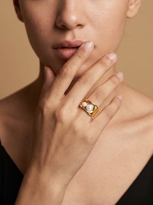 OnnMe by GIVA Bold Pearle Gold Plated Ring (Size 14)