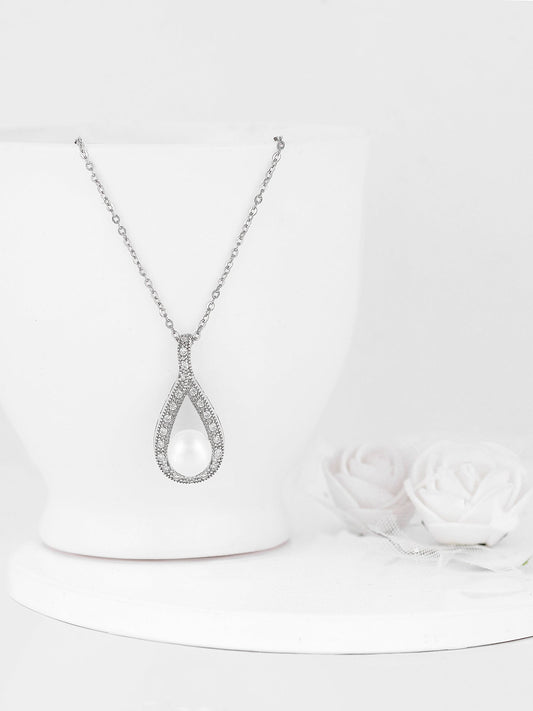 Kriti Sanon Silver Tear Drop Pearl Pendant With Link Chain