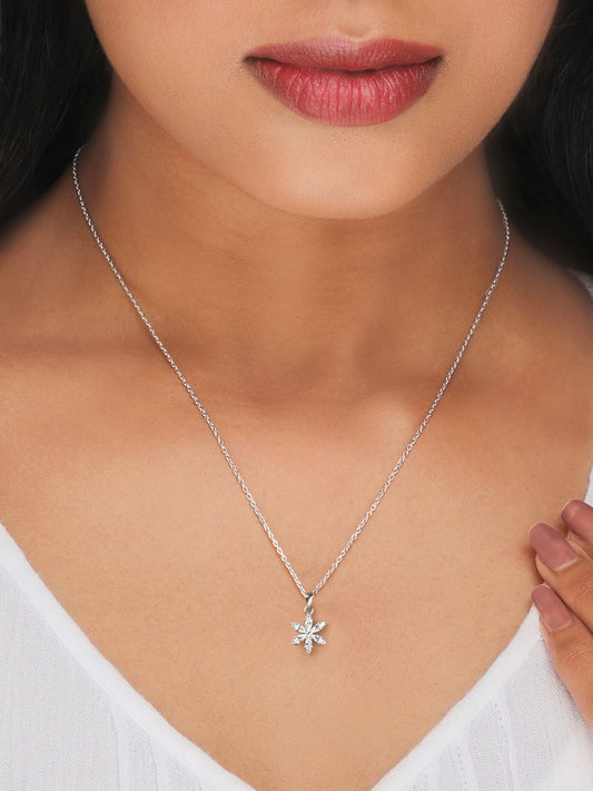 Silver Flowery Snowflake Pendant With Link Chain