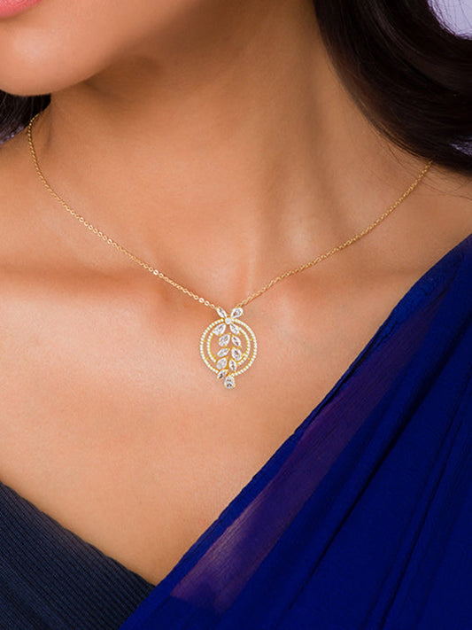 The White Periwinkle Pendant With Link Chain