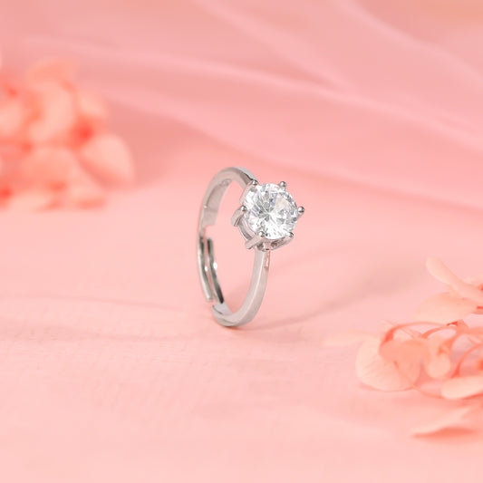 Kriti Sanon Silver Zircon Vintage Ring