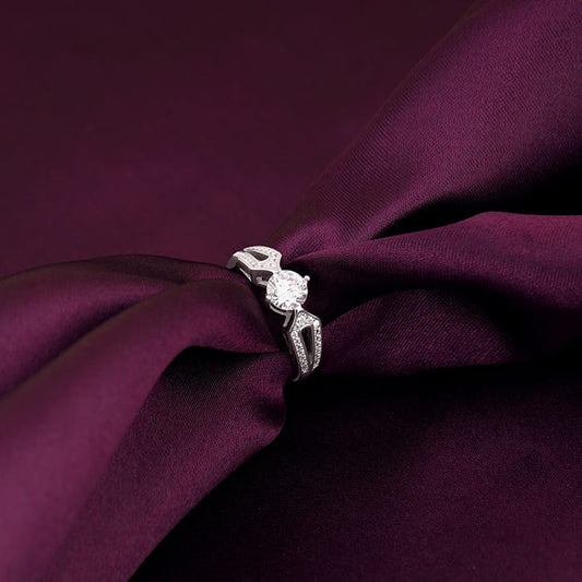 Kriti Sanon Silver Zircon Elegant Loop Ring