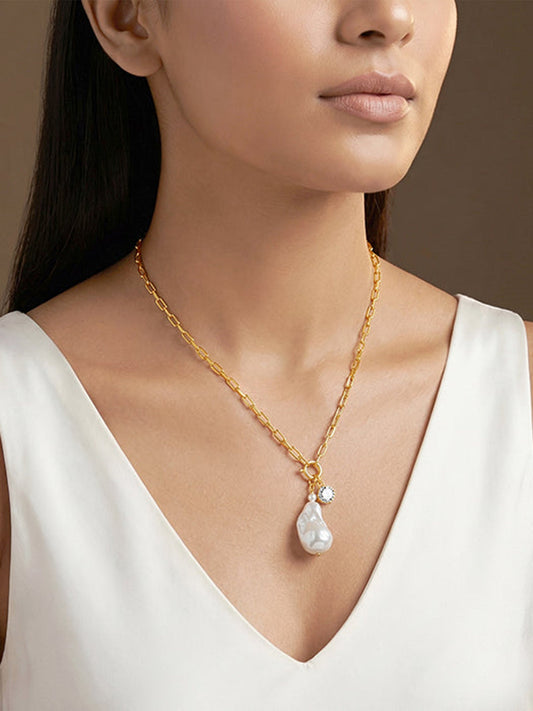 Golden Shailene Pearl Necklace