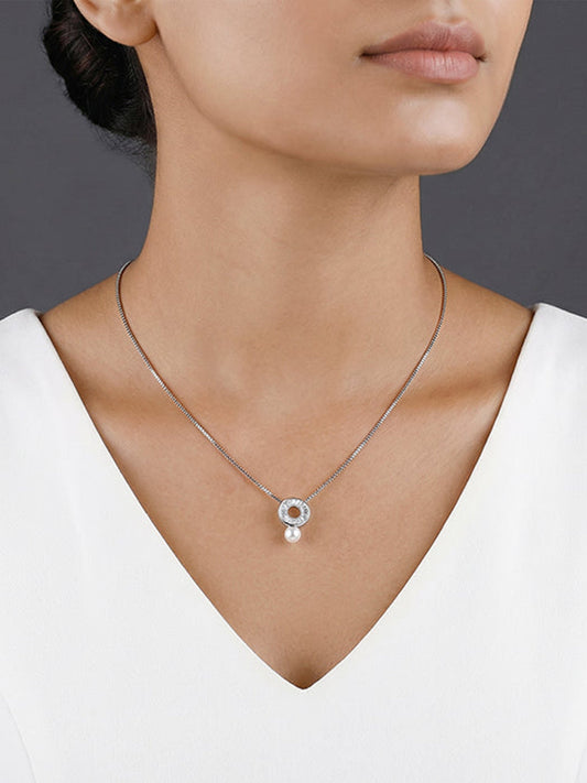Silver Lizzie Pearl Necklace