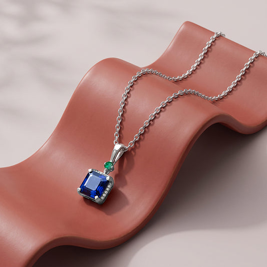 Silver Sapphirus Pendant With Link Chain