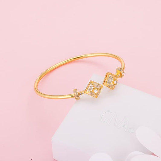 Golden Lavishing Signature Bracelet