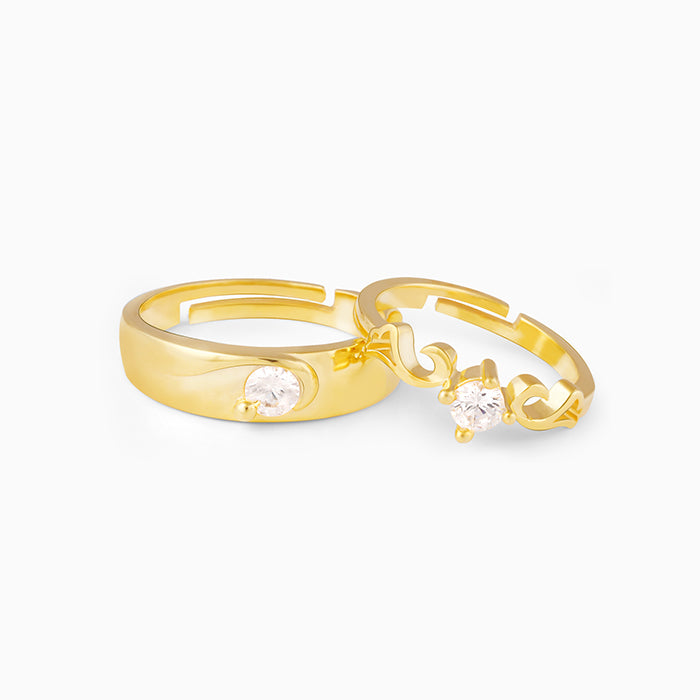 Buy Golden Romantic Couple Rings at Best Price – GIVA