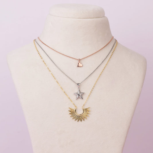 Combine Different Pieces of Jewellery for a Chic Look