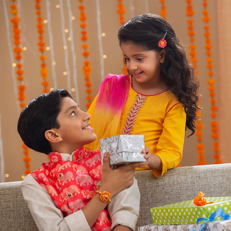 5 Special Jewellery Gifts to Make Your Brother's Raksha Bandhan Memorable
