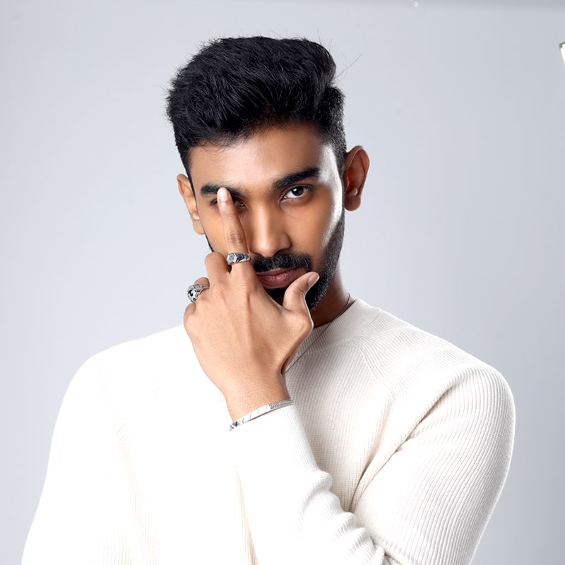 Summer Style: 5 Silver Rings for Men Who Want to Make a Statement