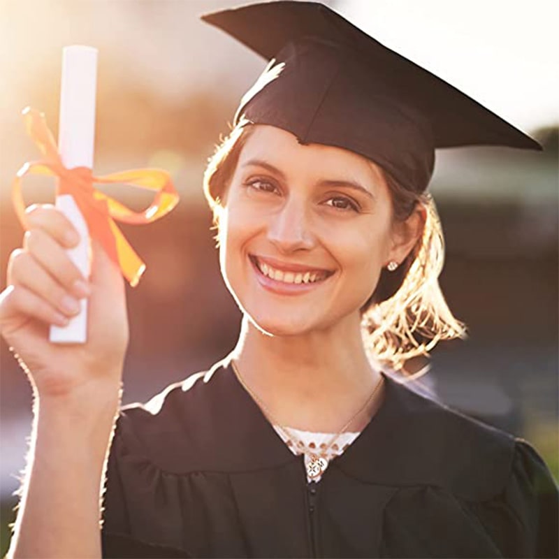 Graduation Day Glam: Elevate Your Look with Lab Grown Diamonds β GIVA