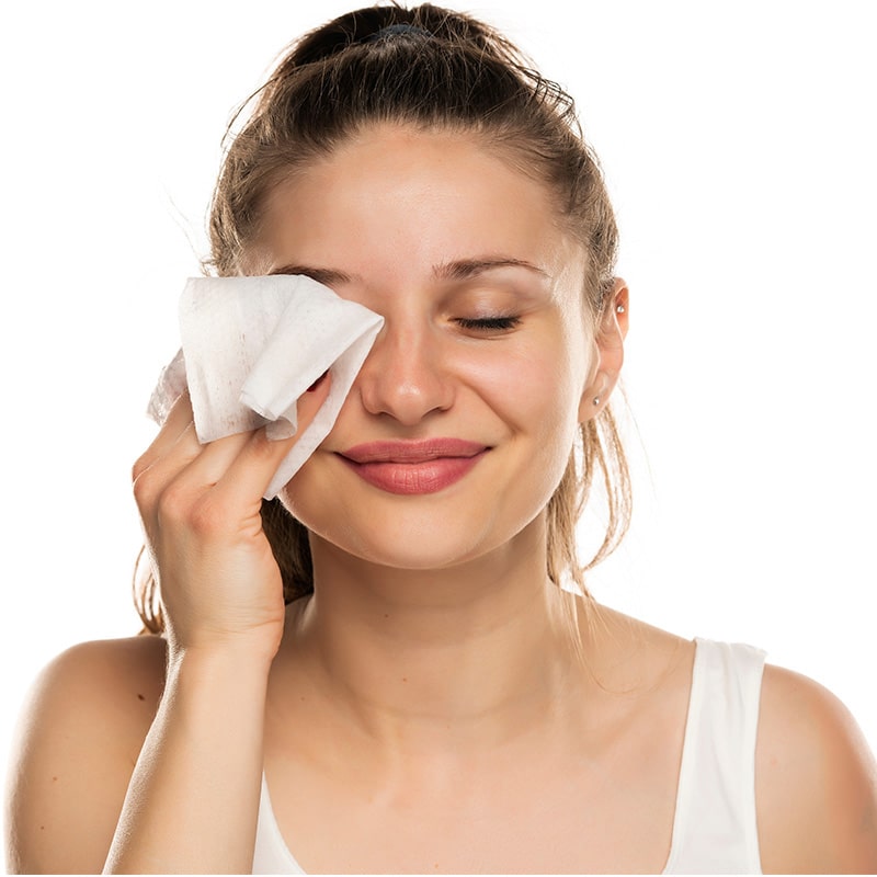 Humid weather is uncomfortable for many. Wear well-thought-out jewellery