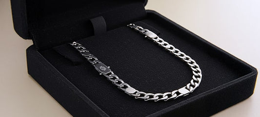 How to Maintain Your Figaro Chain: Cleaning and Care Tips