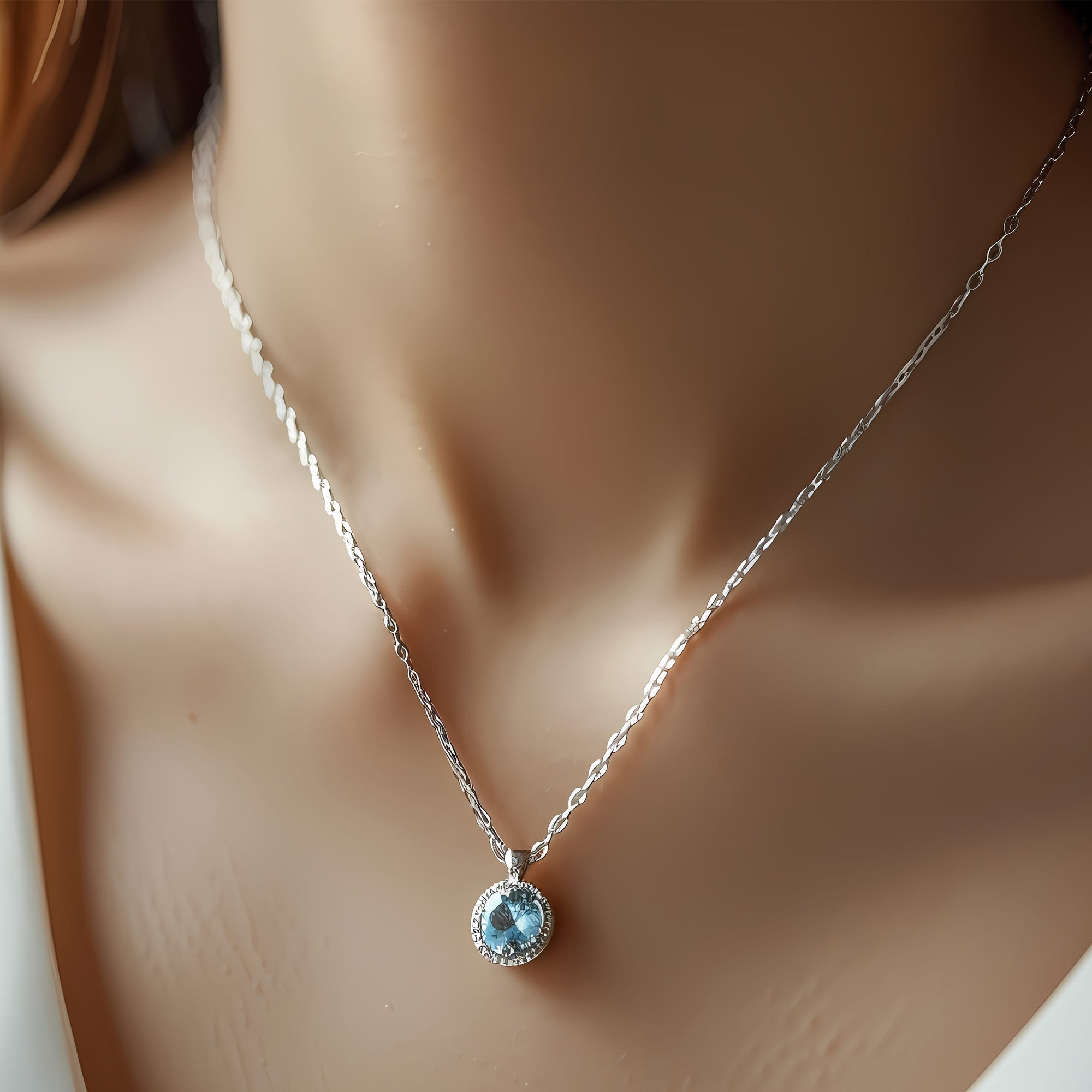 Thanking the Unsung Heroes: 5 Perfect Pendant as a Gift for Baby Caretakers