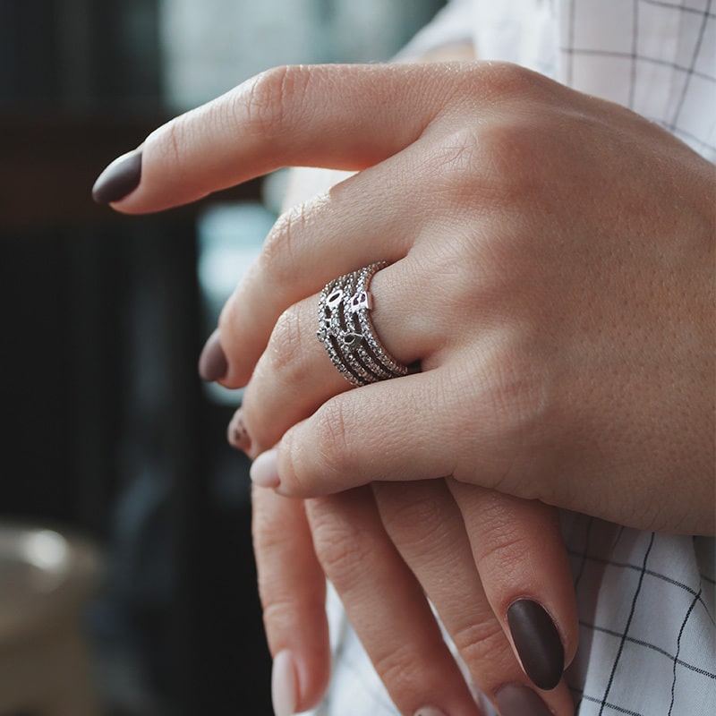 Date Night Essentials: Top 5 Silver Rings to Wear This Summer