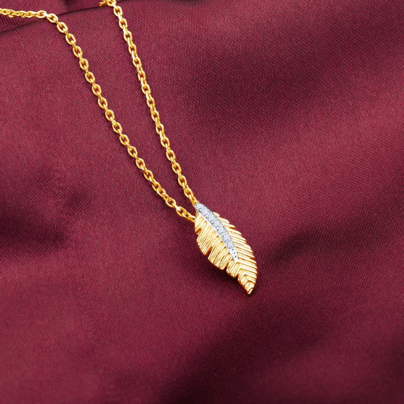 6 top Reasons To Choose Lightweight Jewellery this season