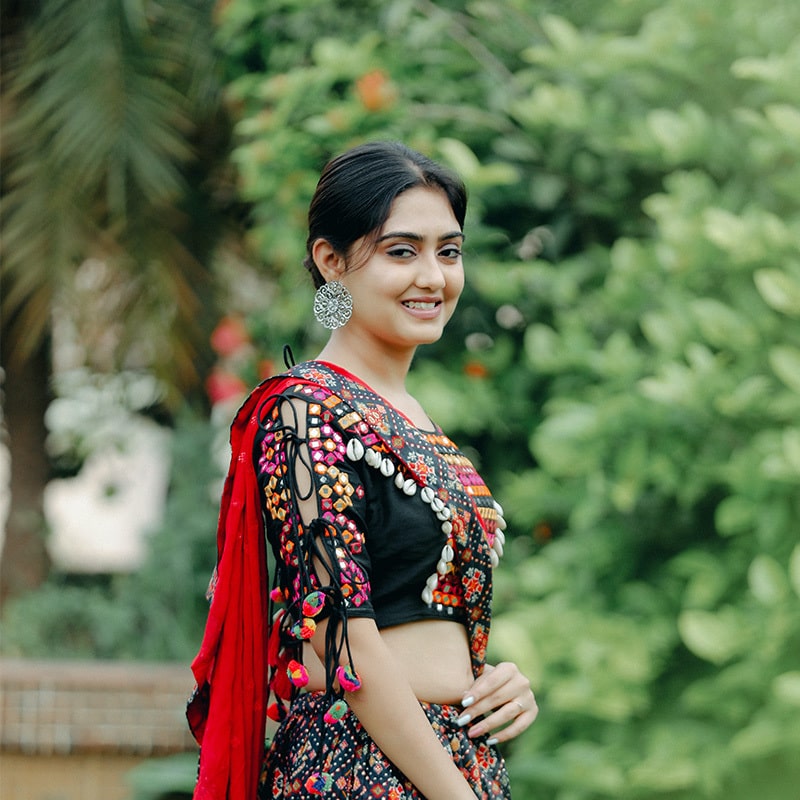 5 Blingy Necklace Designs for Navratri Diva Style