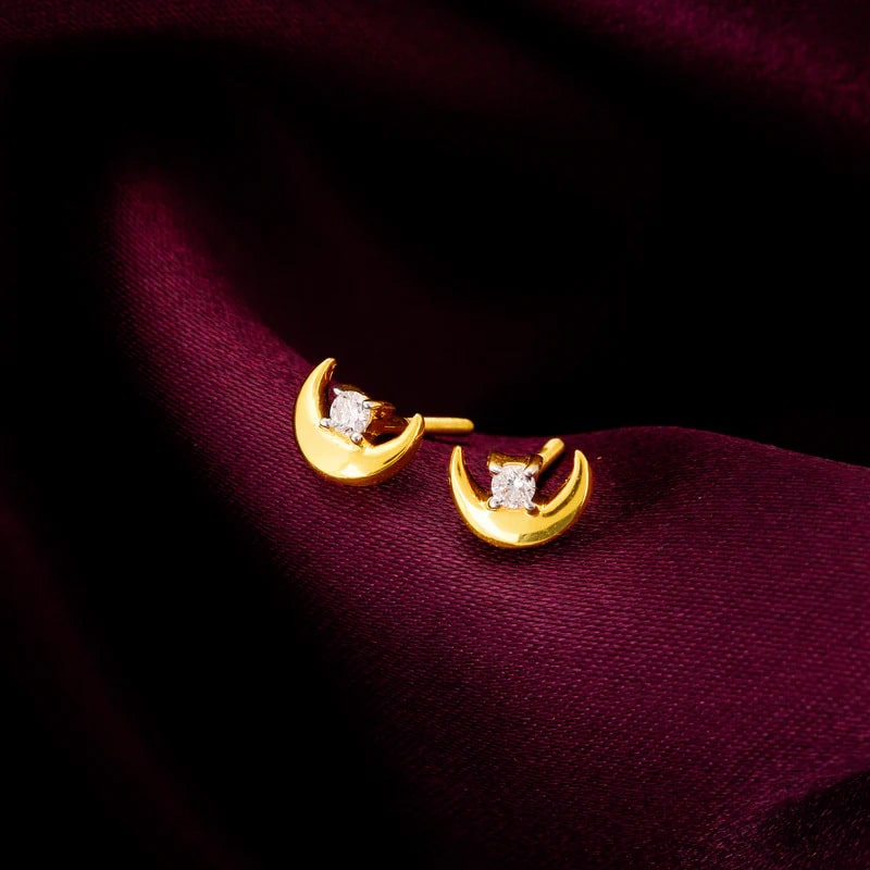 Rock this Rakhi look with Gold stud earrings