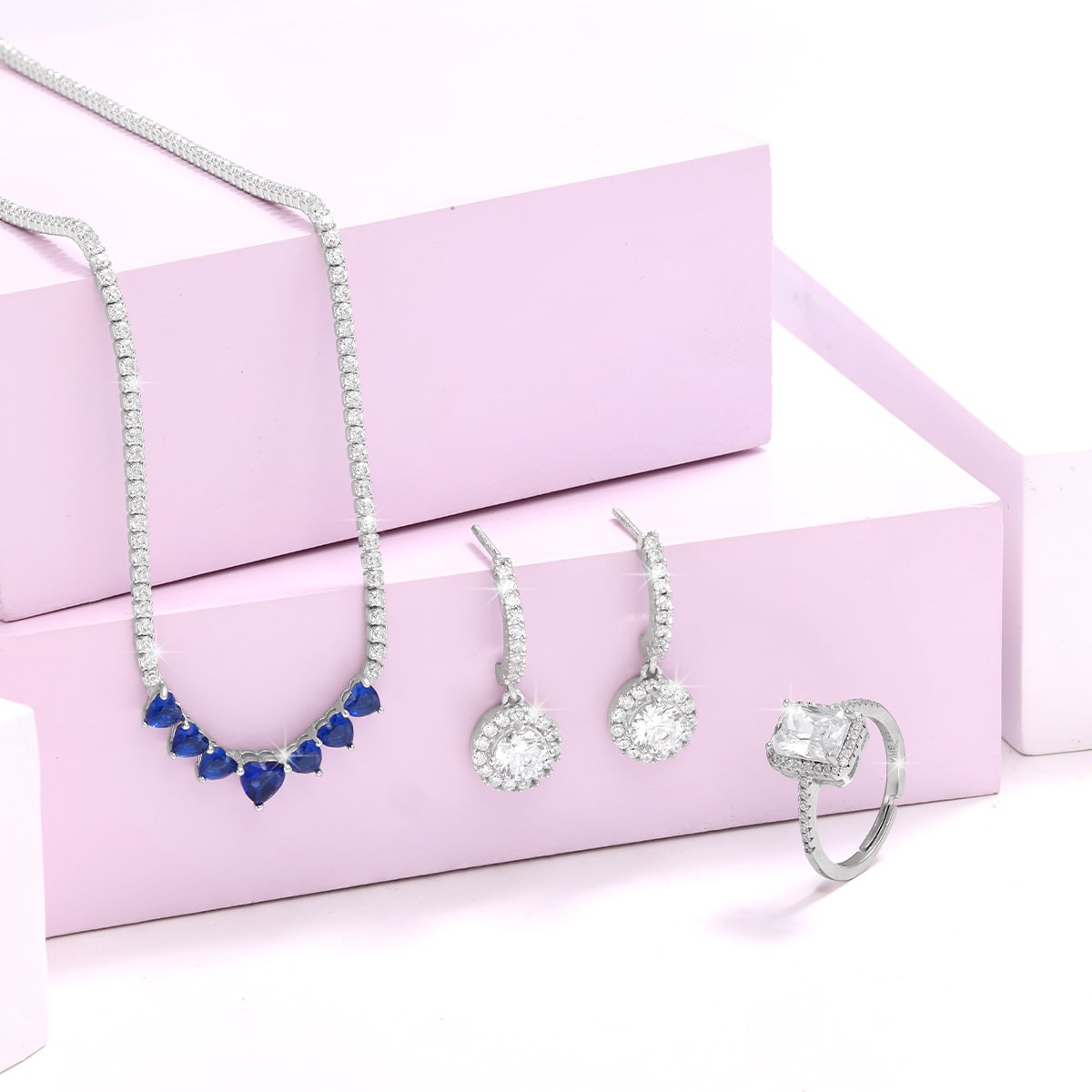 Travelling with Silver Jewellery: Tips for Safeguarding Your Pieces on the Go