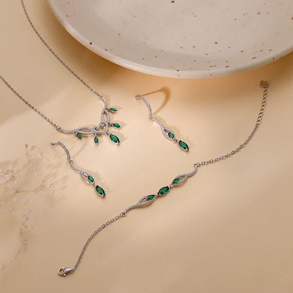 How Silver Jewellery Can Enhance Your Personal Style and Mood