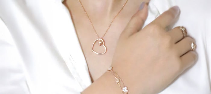 How to Choose Jewellery for the Woman Who Has Everything