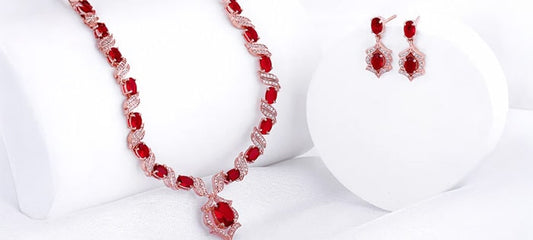 How to choose the best jewellery for your Prom gown