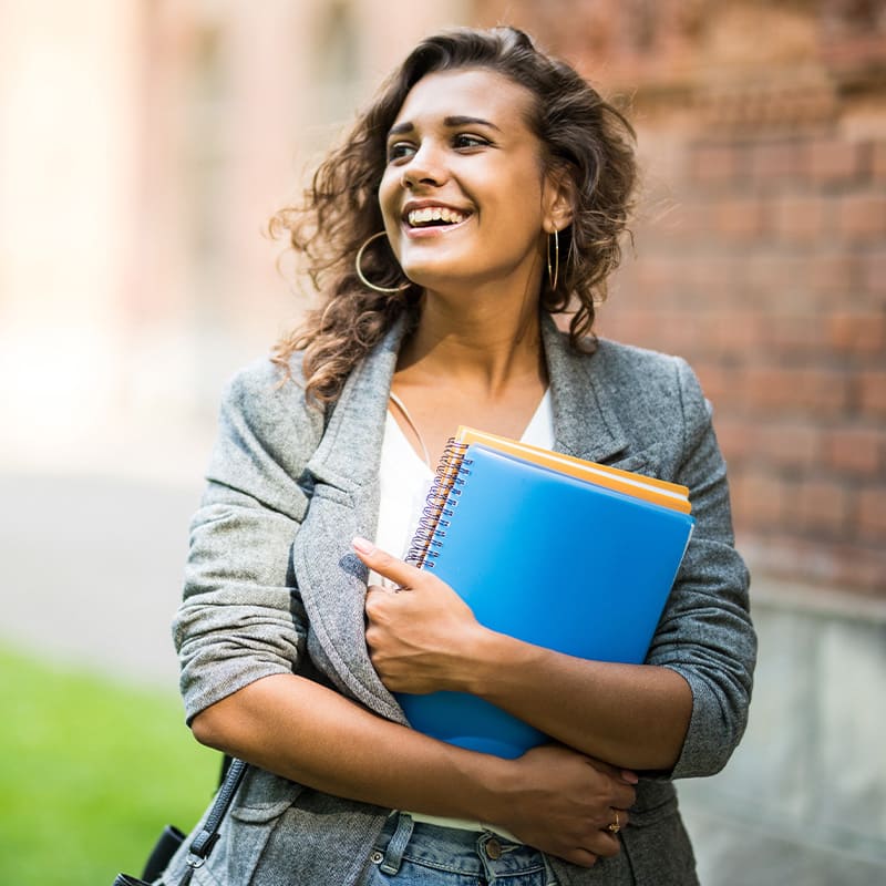 6 Playful Ways to Look Your Best On Your First Day in College