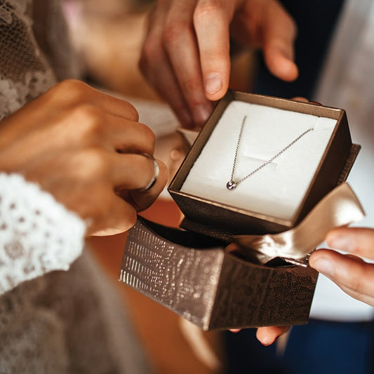 Discover the Perfect Blend of Tradition and Modernity this Diwali!