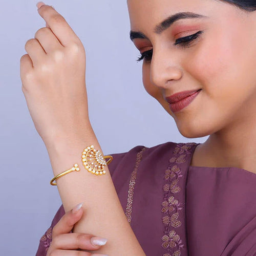 Trendy Polki-Inspired Bracelets for a Spring-Themed Wedding