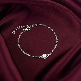 खूबसूरत लुक के लिए ब्रेसलेट को स्टाइल करने के टिप्स