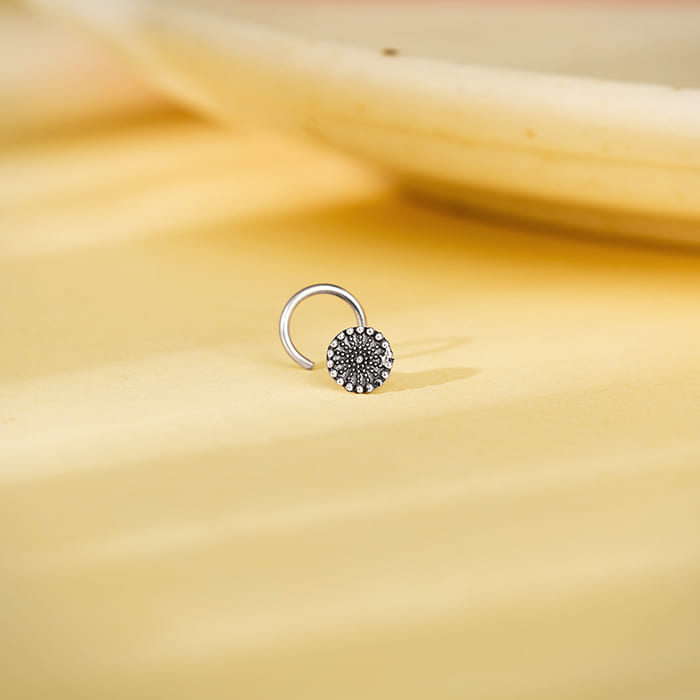 Buy Oxidised Silver Classic Nose Pin at Best Price – GIVA