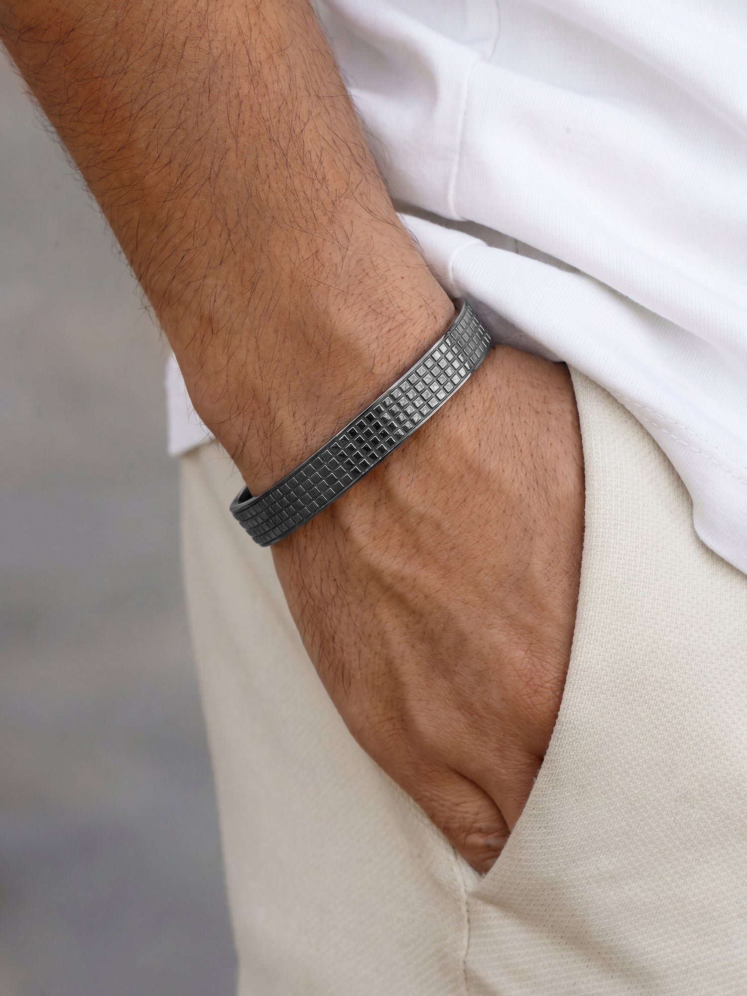 Aditya Roy Kapur Black Rhodium Textured Kada For Him