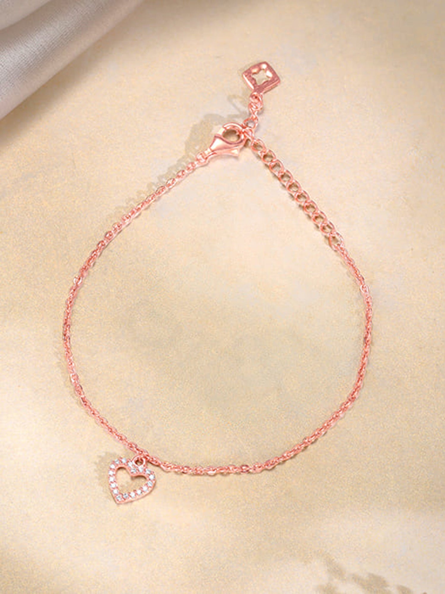 Rose Gold Heart Hooked Bracelet