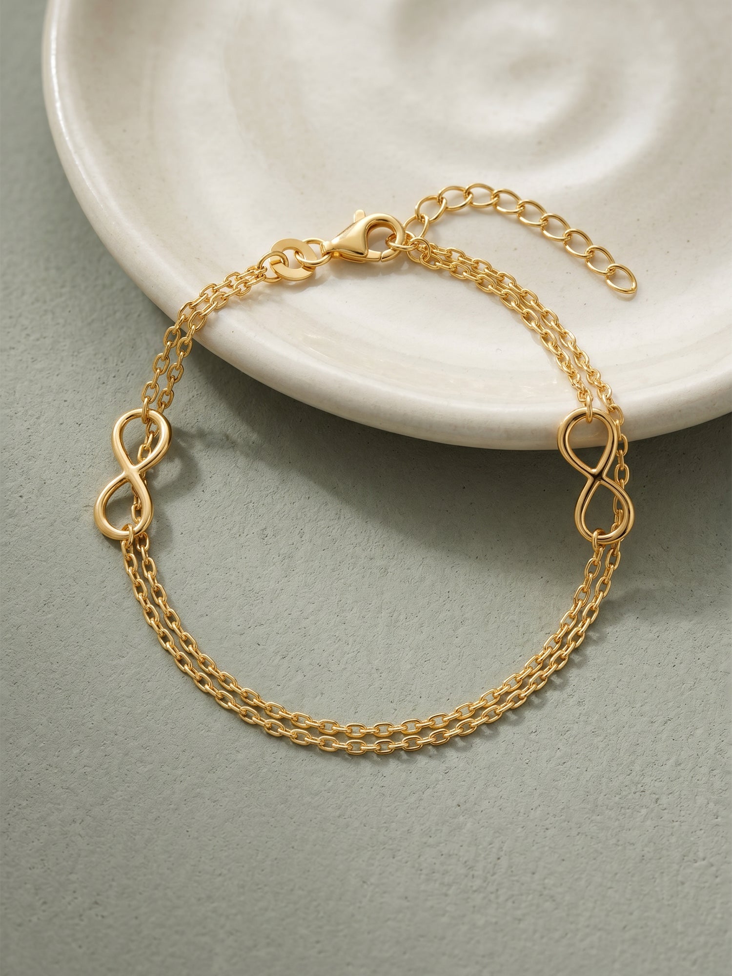 Kriti Sanon Golden Boundless Link Bracelet