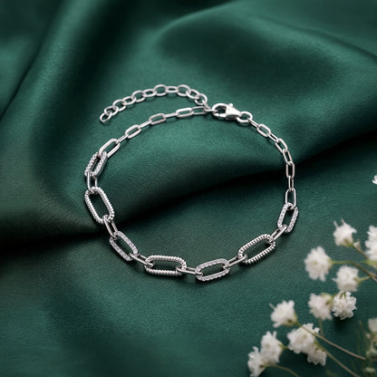 Kriti Sanon Silver Toned Paperclip Link Bracelet