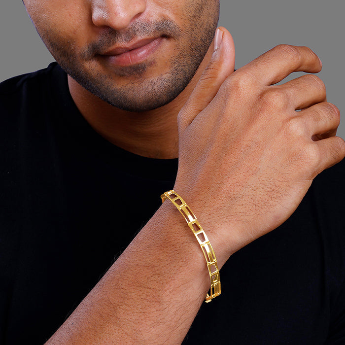 Golden Jazzy Link Bracelet For Men – GIVA