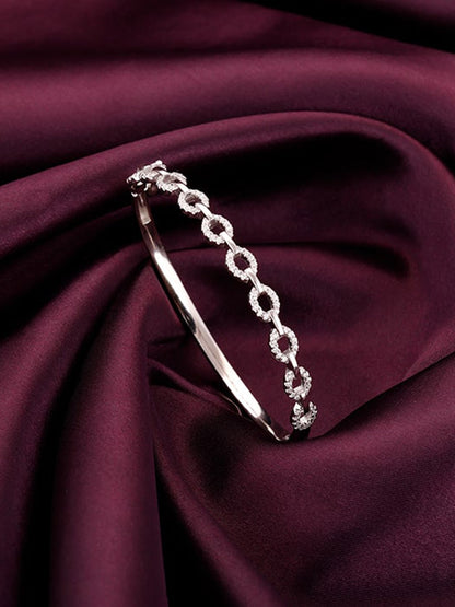 Kriti Sanon Silver Zircon Whirl Bracelet