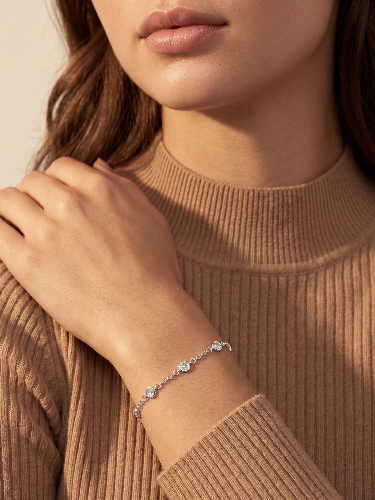 Kriti Sanon Silver Connected by Circles Bracelet