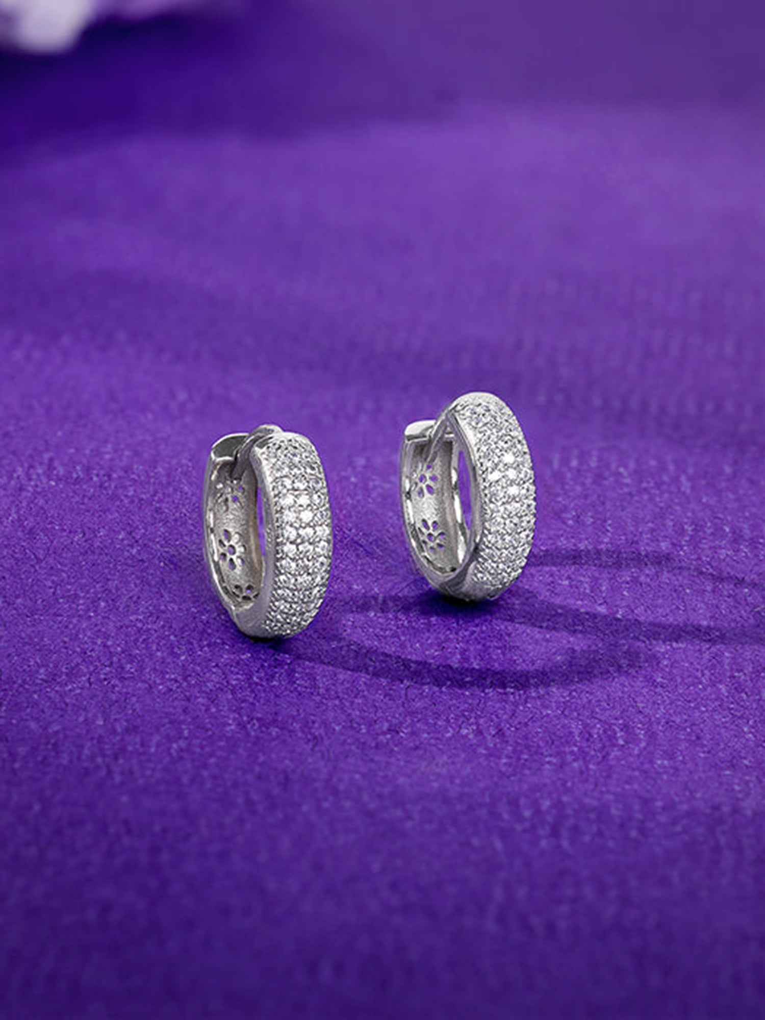 Silver Classic Admiring Hoop Earrings