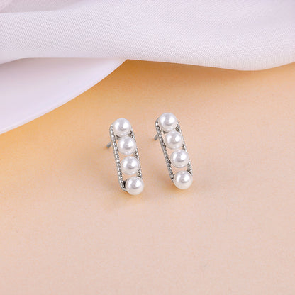 Silver Inspiring Pearl Studs