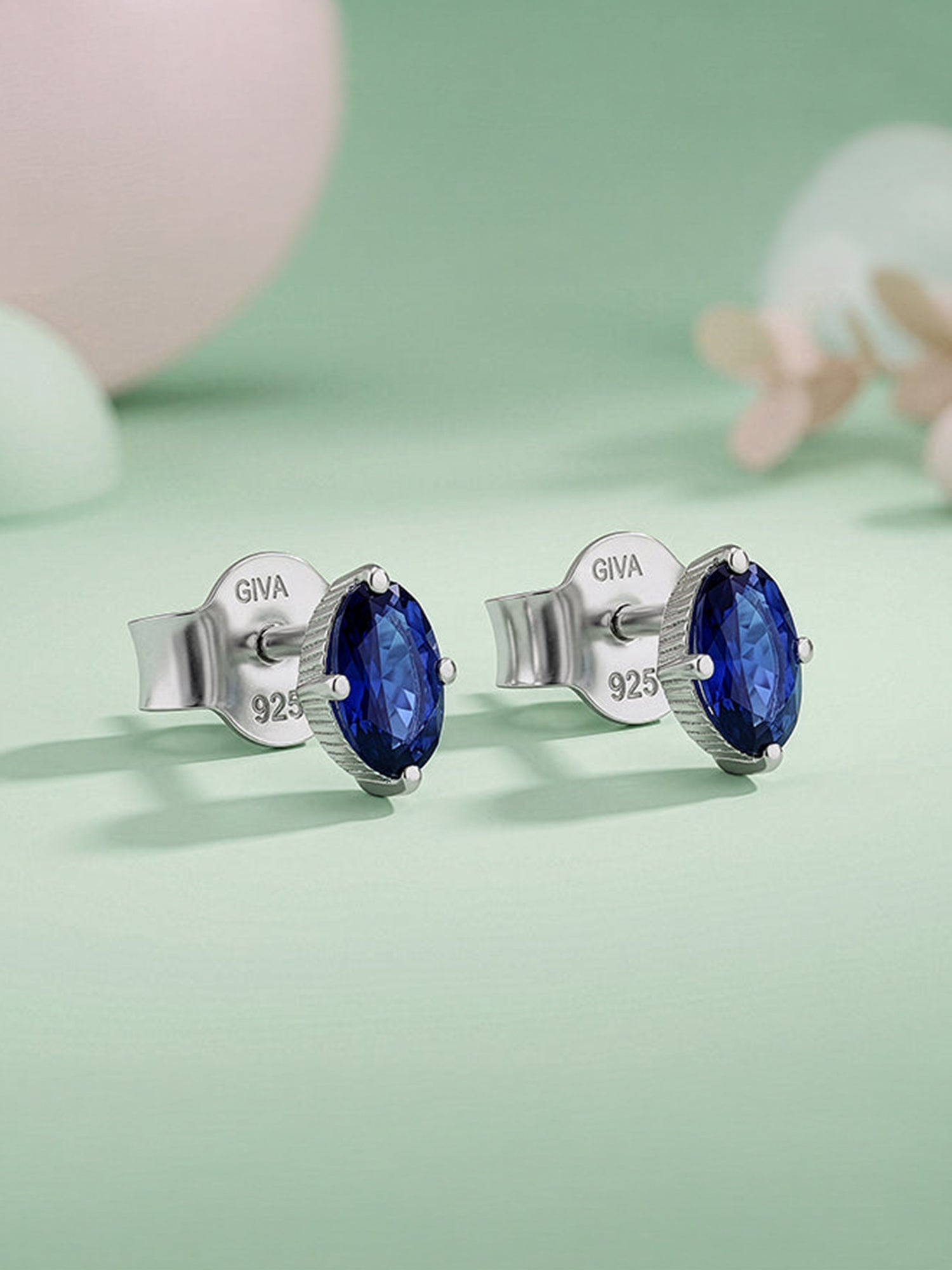 Silver Oval Shine Stud Earrings