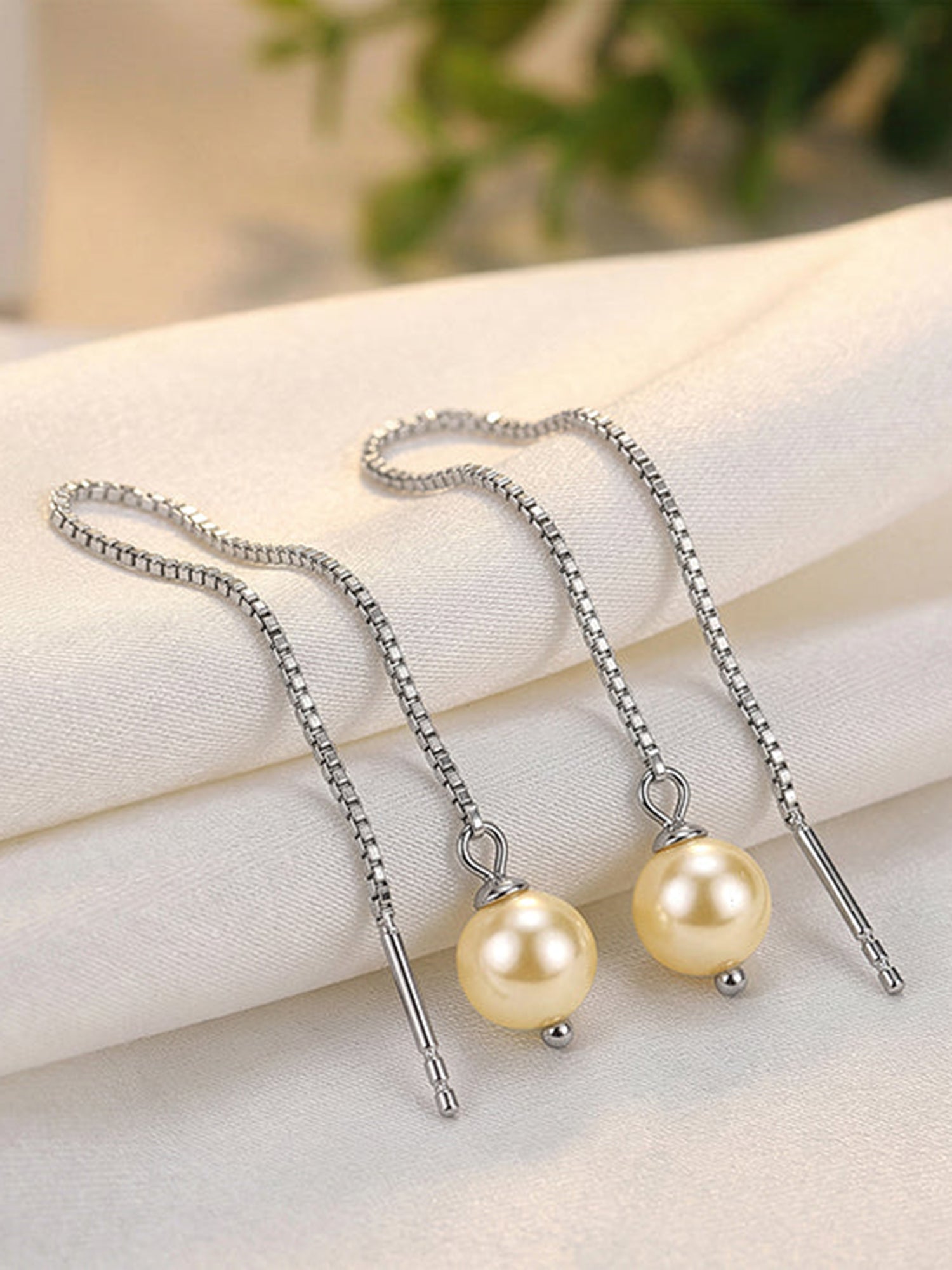 Silver Carey Pearl Sui Dhaga Earrings