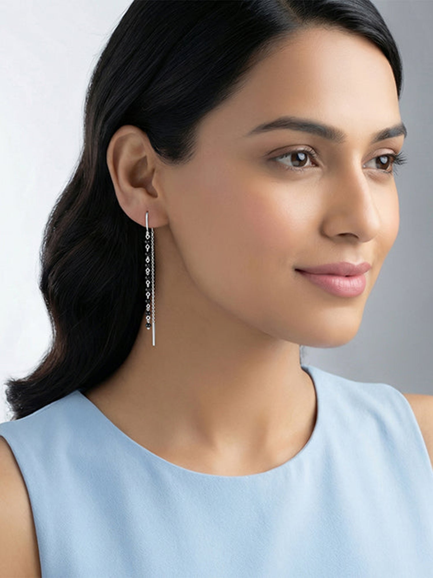 Silver Orlina Noir Sui Dhaga Earrings