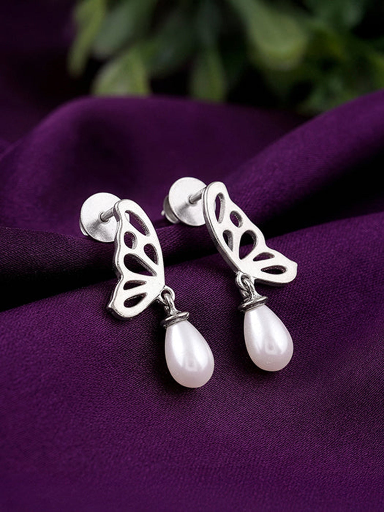 Silver Gloria Pearl Drop Earrings